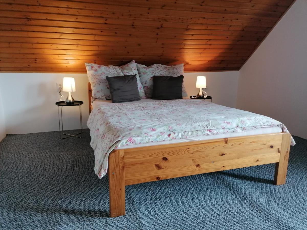 Villa Lili Apartments Balatonkeresztúr エクステリア 写真