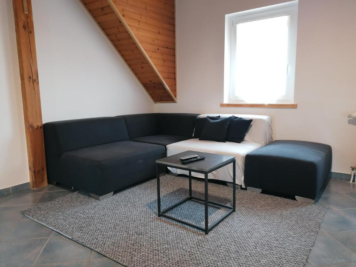 Villa Lili Apartments Balatonkeresztúr エクステリア 写真
